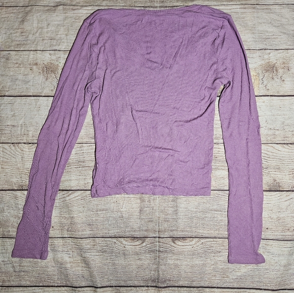 No Boundaries lilac rose V-Neck Ribbed fitted long sleeve top - Picture 4 of 7